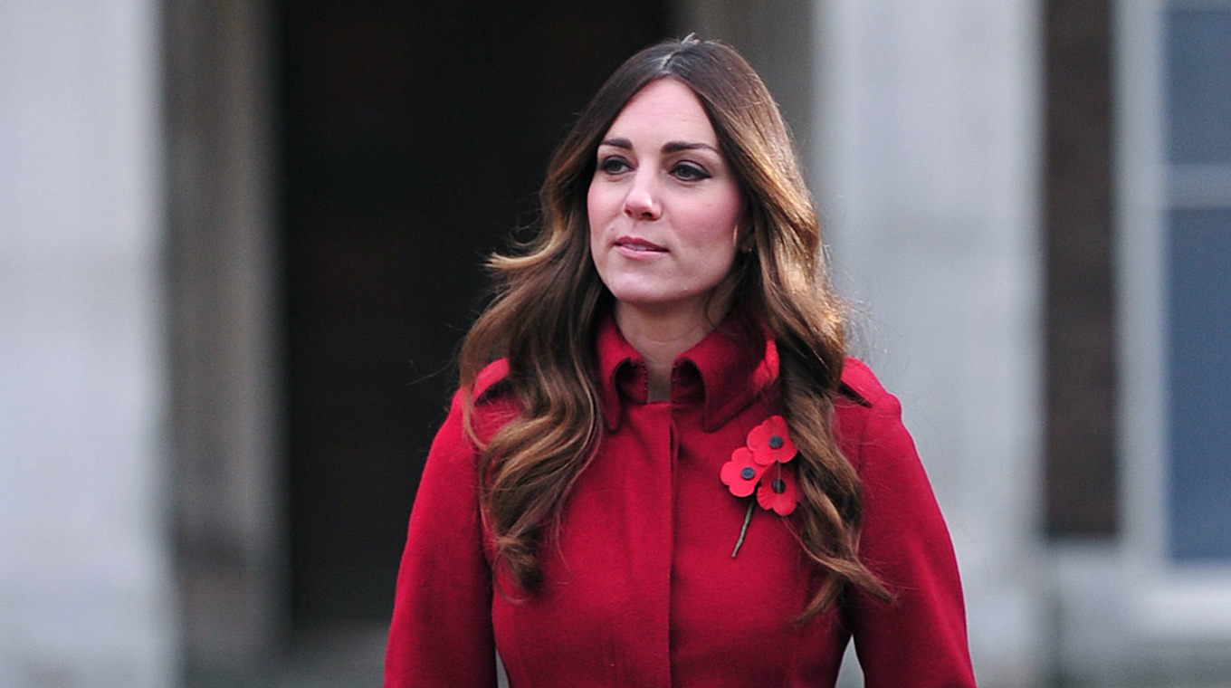 William and Kate meet poppy volunteers