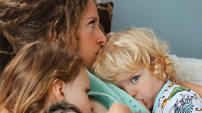 tandem breastfeeding