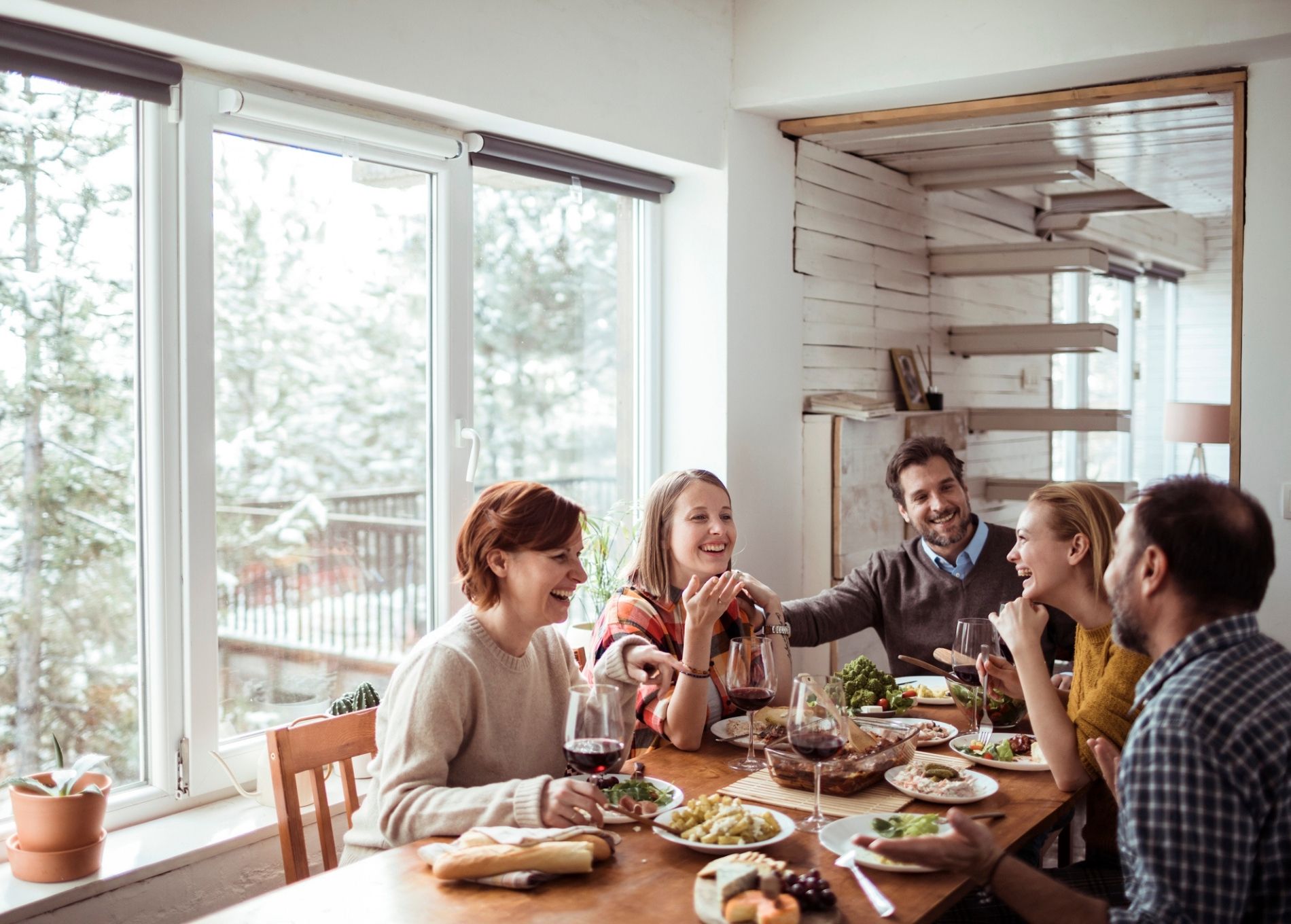 thanksgiving_traditions_family.jpg
