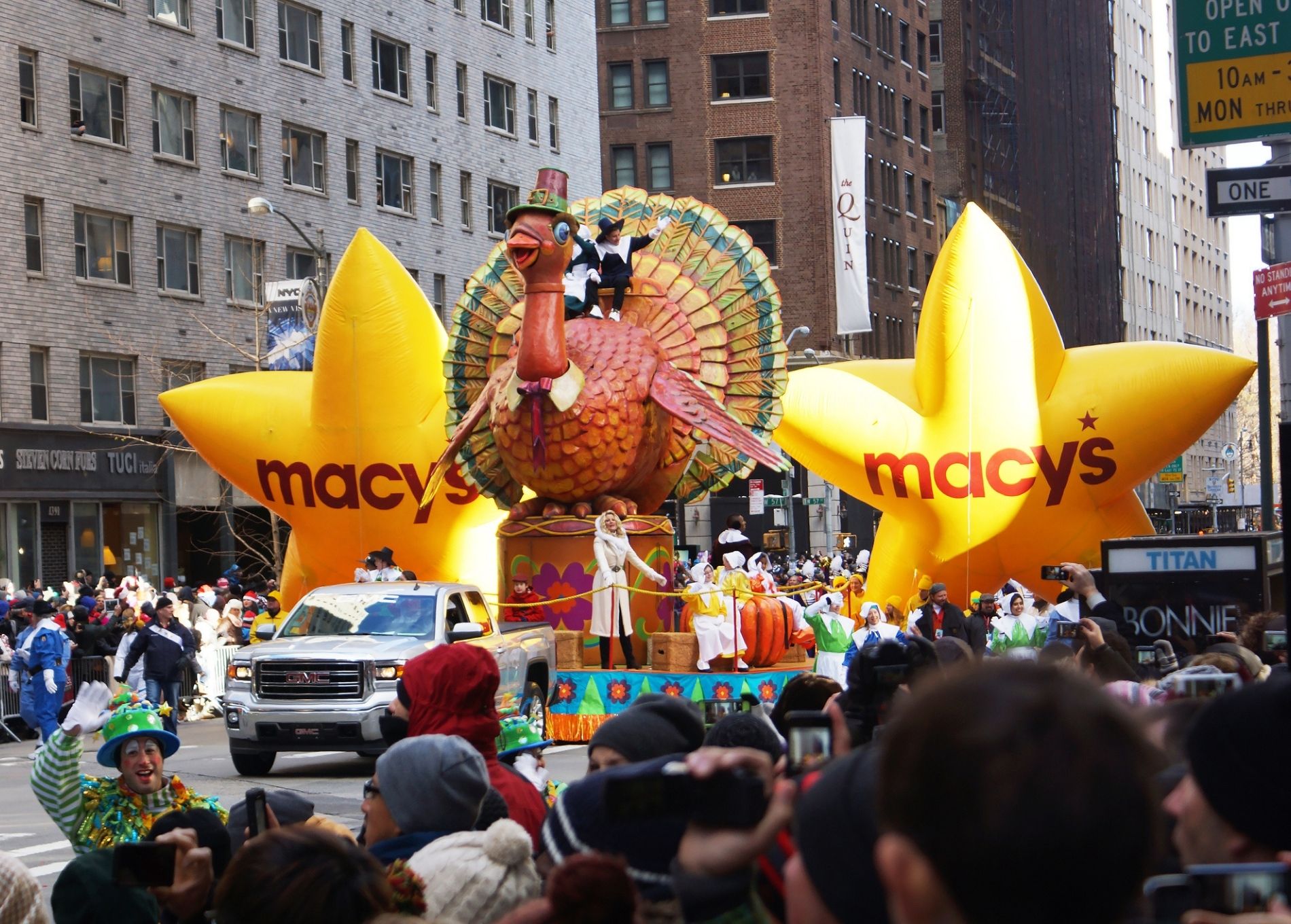 thanksgiving_traditions_parade.jpg