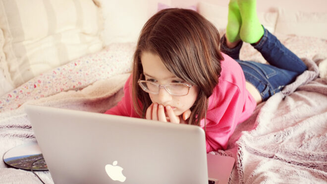 tween-using-a-computer