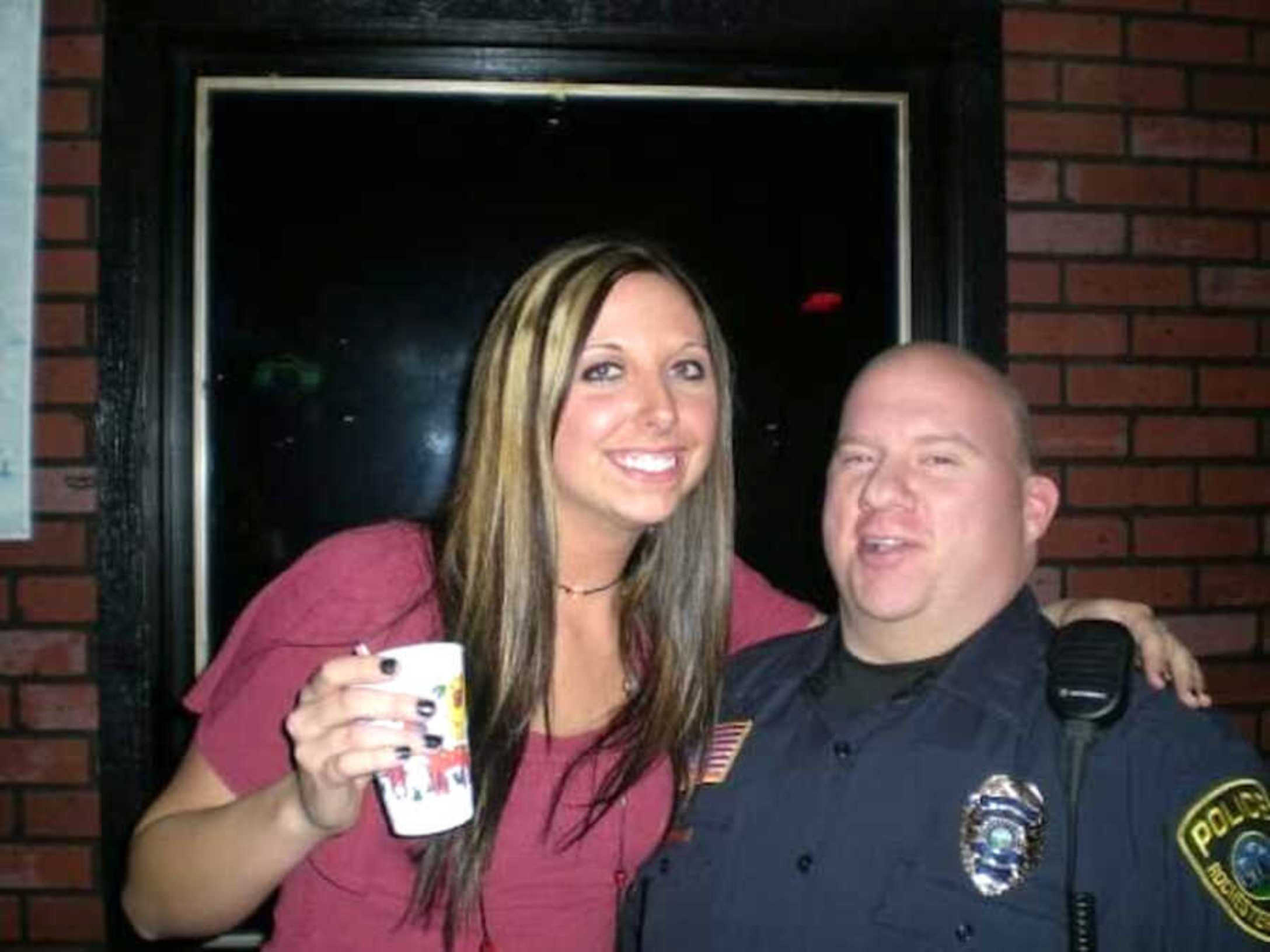 woman-with-cop-while-drinking-900x675-1.jpg