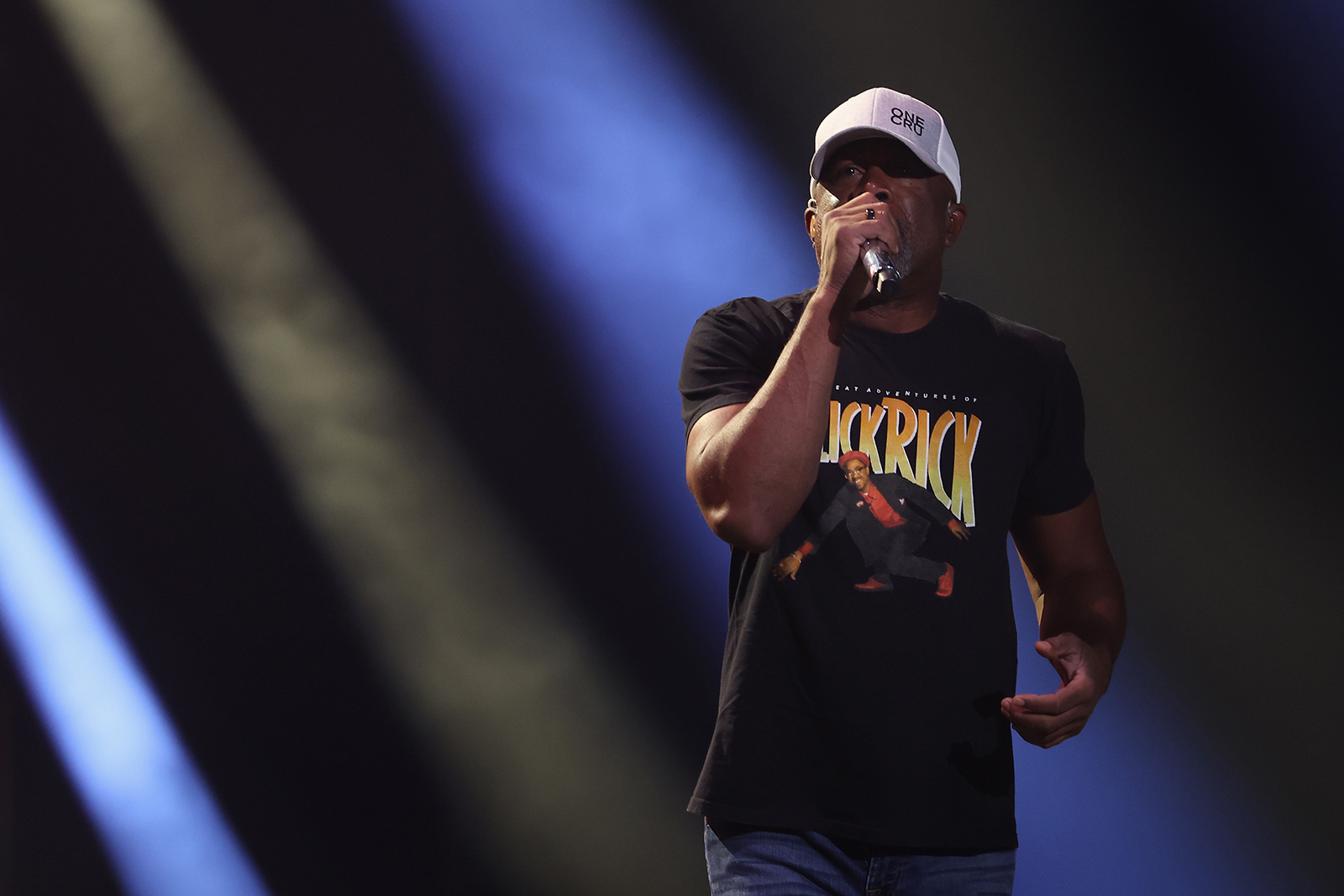 Darius Rucker Takes a Tumble During a Hootie & the Blowfish Show: ‘I’m Old As F—‘