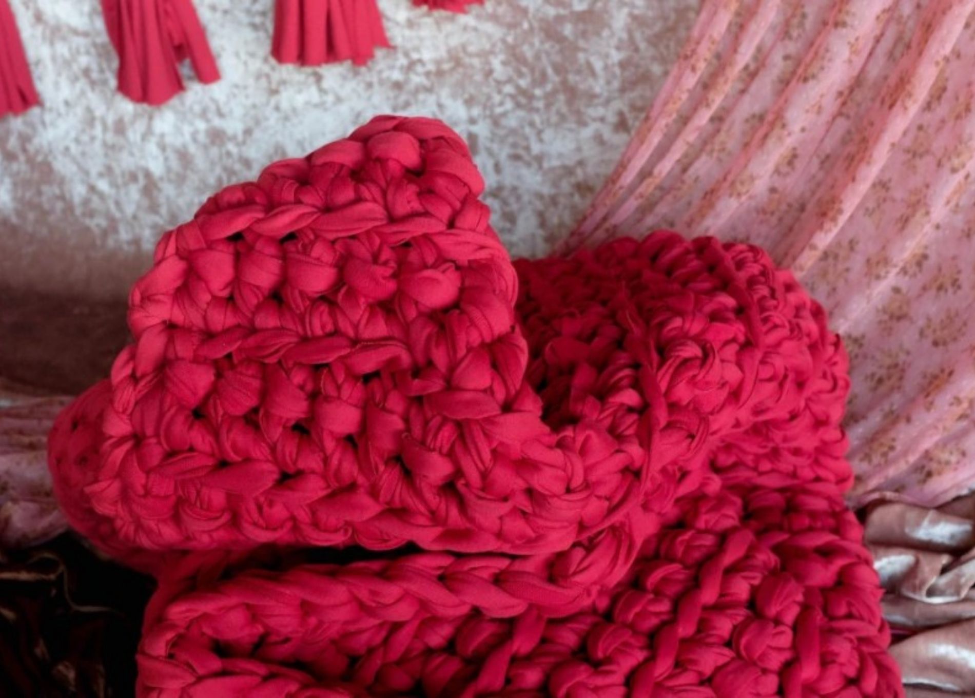 weighted_blankets_-_candy-apple.jpg