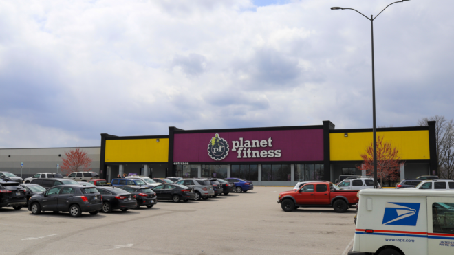 Exterior of Planet Fitness
