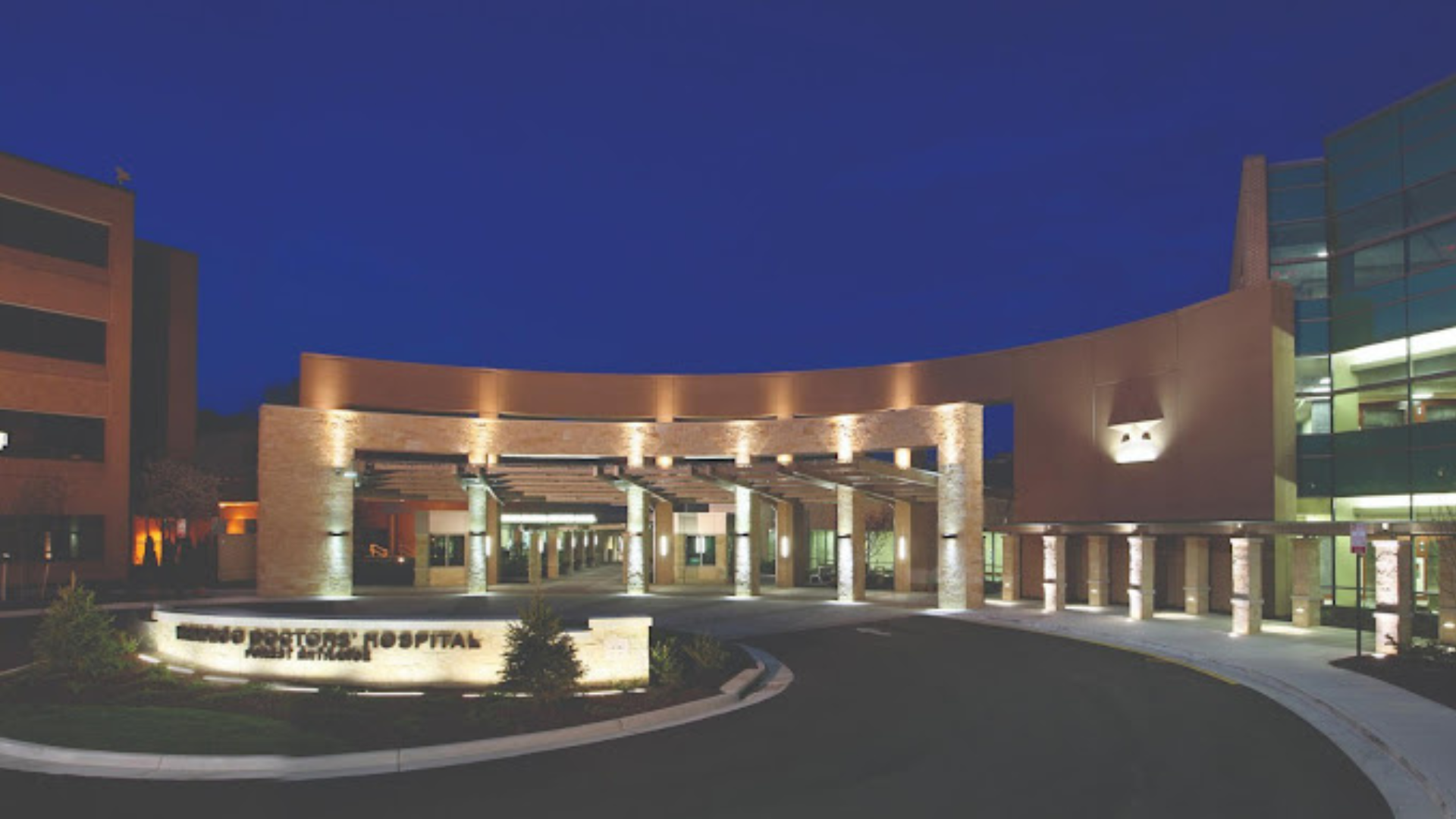 exterior image of Henrico Doctors’ Hospital