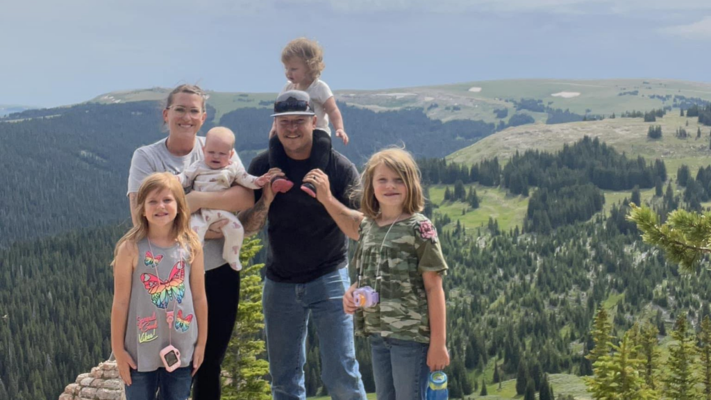 Mom Shoots All 4 of Her Young Daughters, Calls 911 & Confesses She's Going to Shoot Herself Too