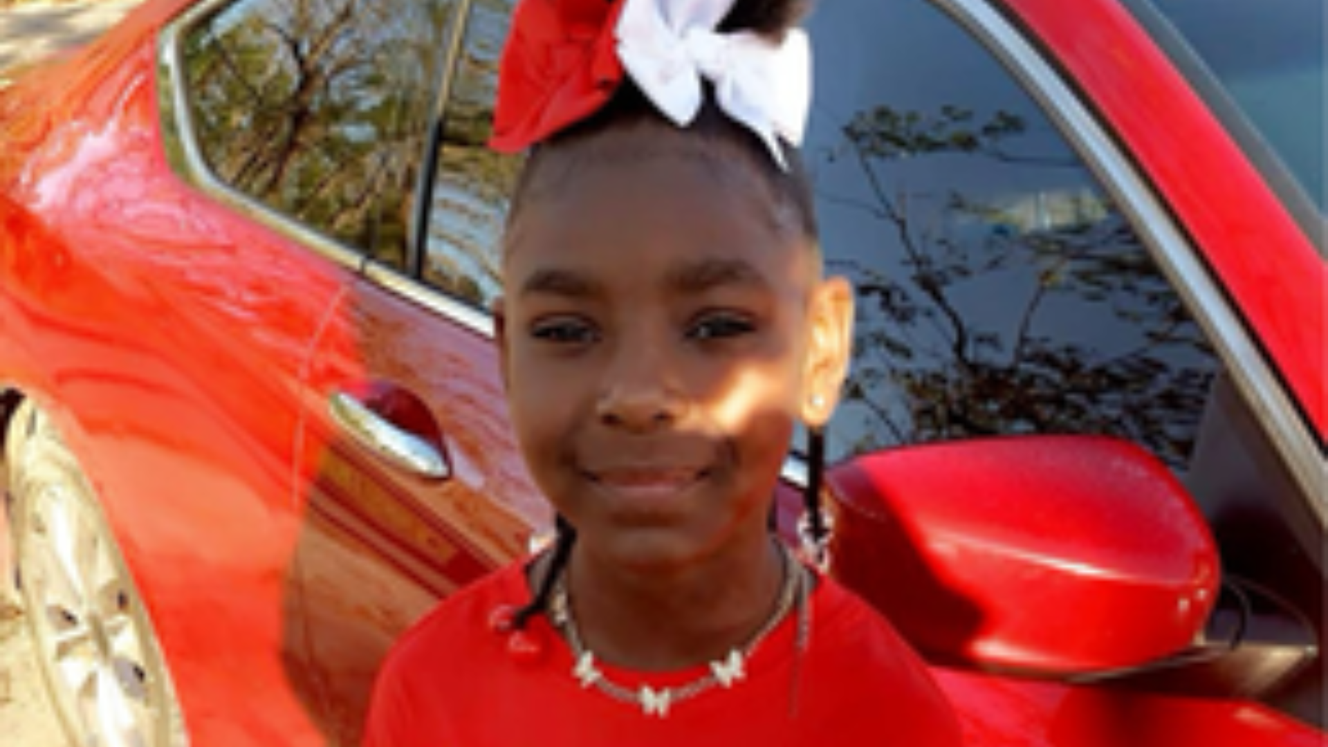'Selfless' 9-Year-Old Girl Dies After Being Shot by Stray Bullet While Getting Sister to Safety