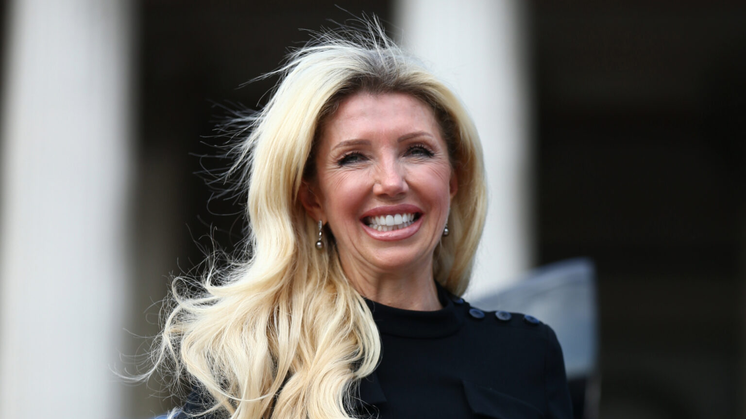 Brothers Say Sister's Death Caused by Conspiracy Theorist Mom(01)