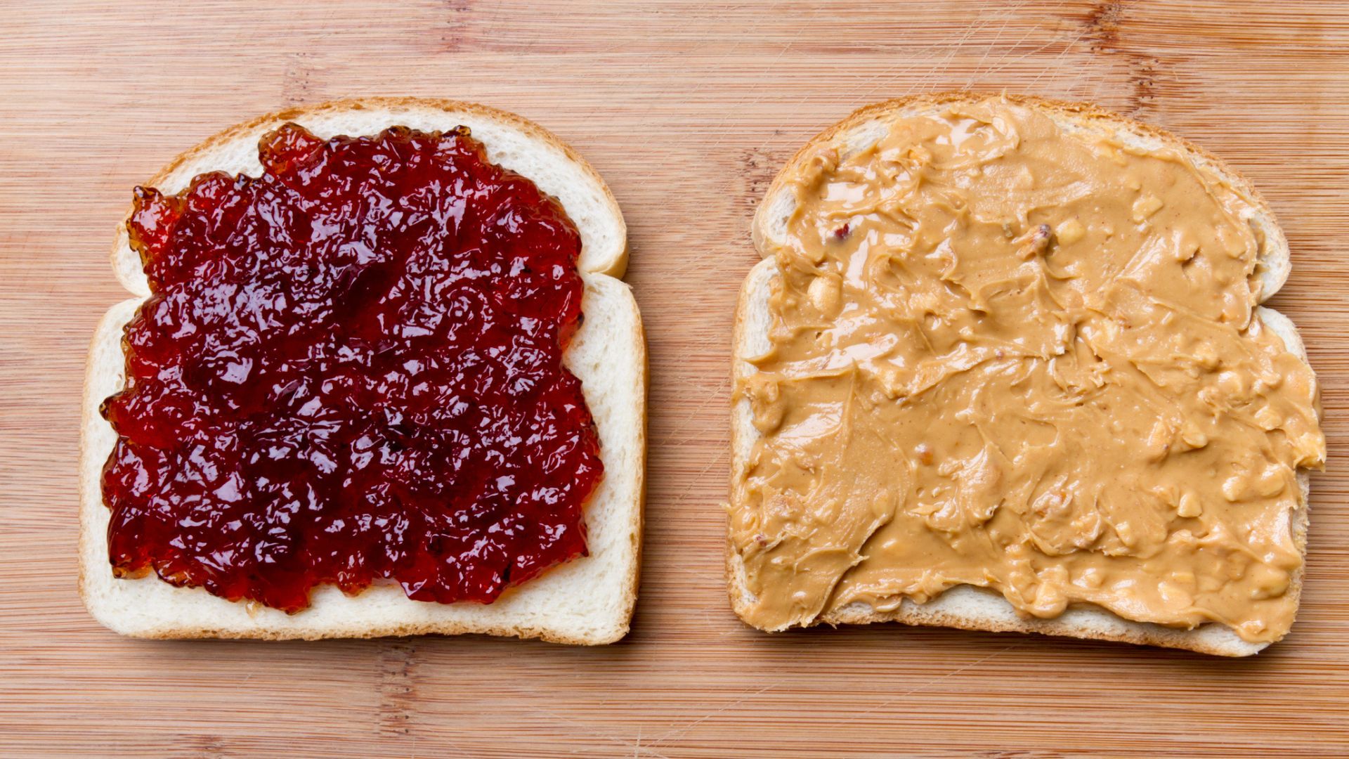 Detroit Mom Makes PB & J During Court Hearing