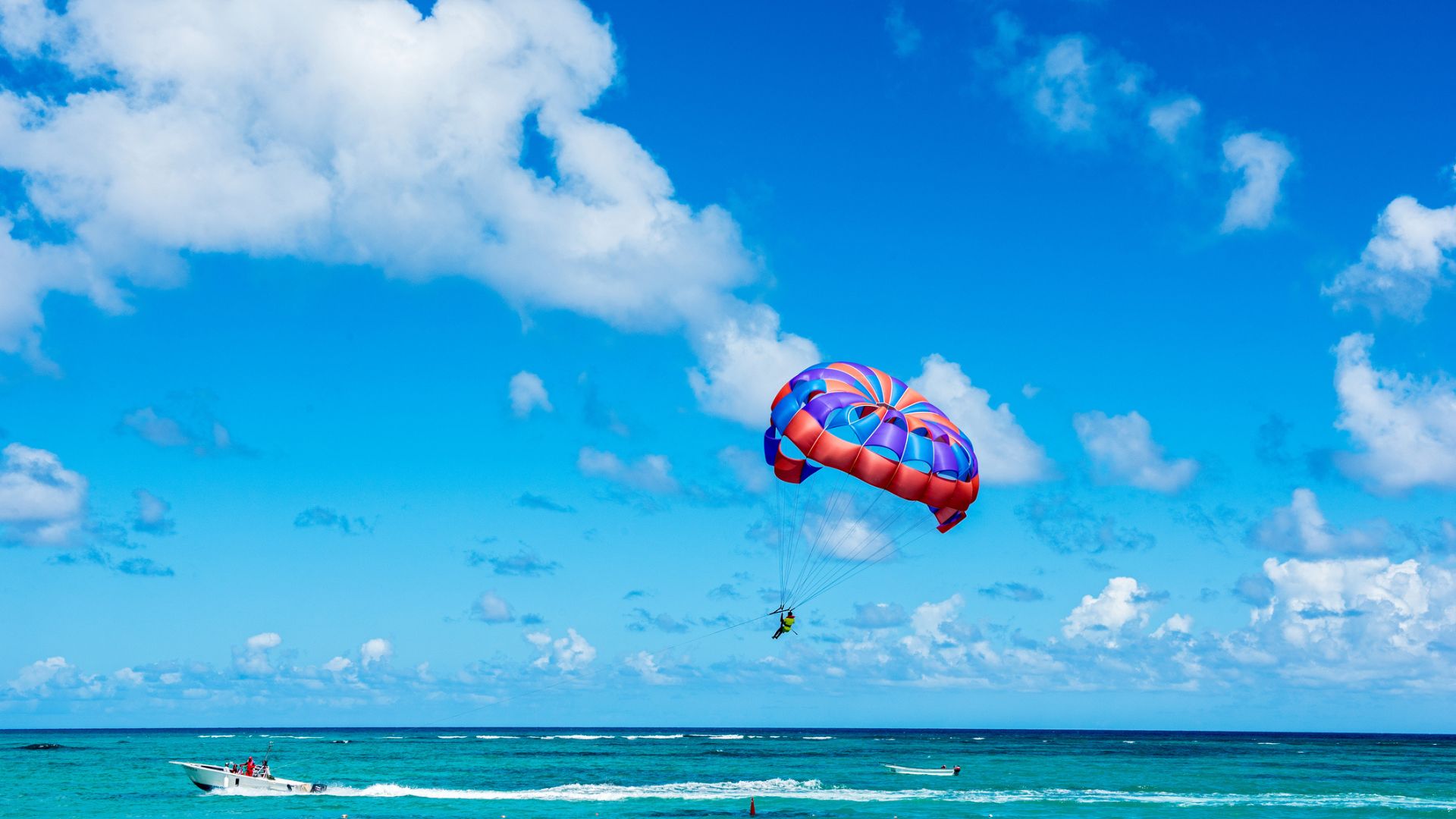 Teen Removes Her Seatbelt While Parasailing