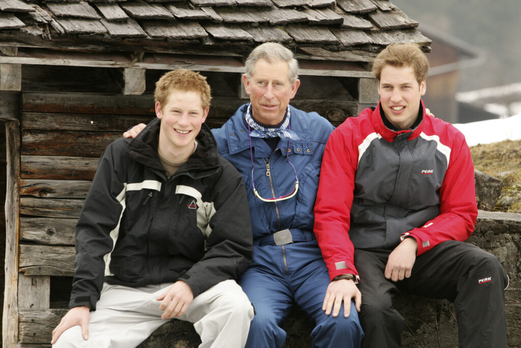 KLOSTERS, SWITZERLAND - MARCH 31: HRH Prince Charles poses with his sons Prince William (R) and Prince Harry (L) during the Royal Family's ski break at Klosters on March 31, 2005 in Switzerland. (Photo by Pascal Le Segretain/Getty Images)