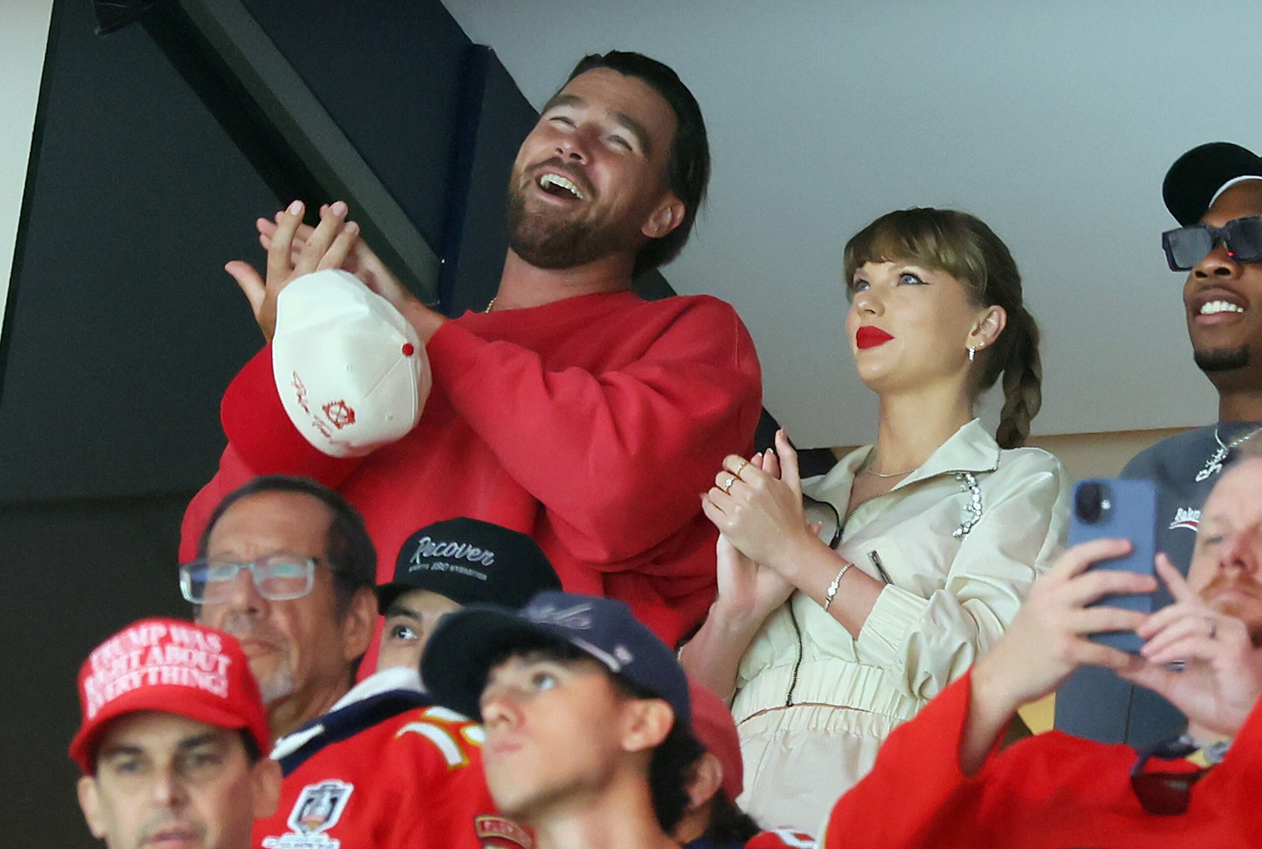 Taylor Swift, Travis Kelce