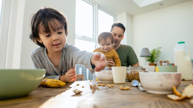feeding kids breakfast