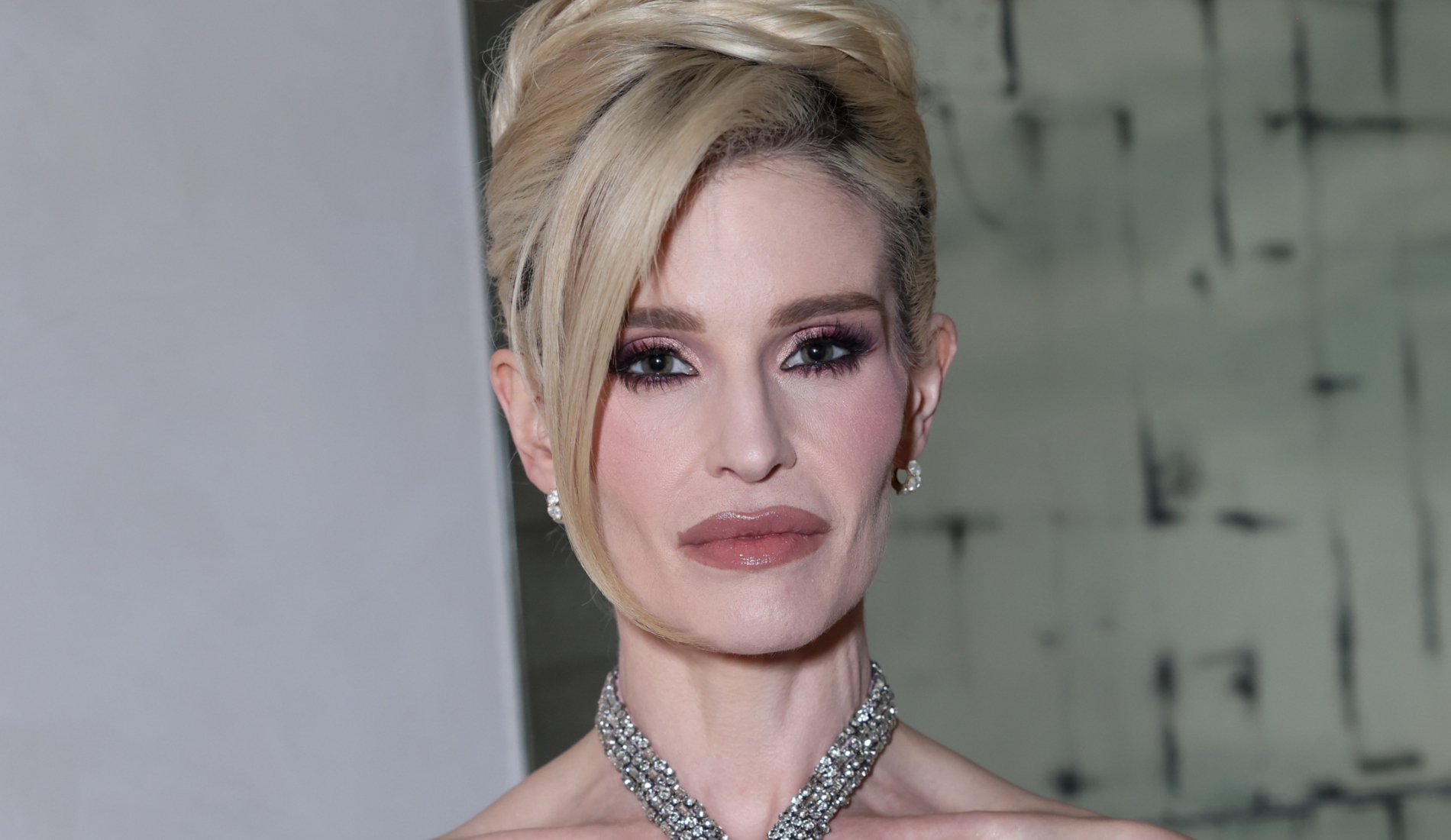 New Post of Kelly Osbourne With Her Son Has Fans Worried for Her Health