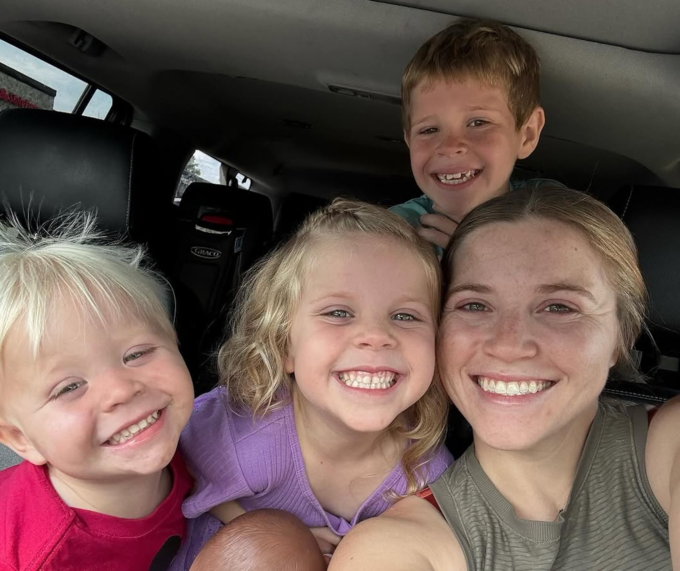Joy-Anna Duggar with her kids