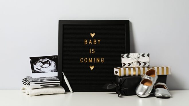 Composition and accessories for a baby announcement
